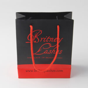 What should we custom cosmetic paper bag pay attention to in winter