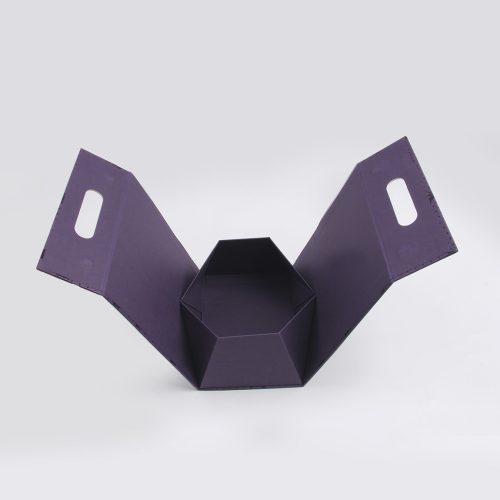 Triangle folding box