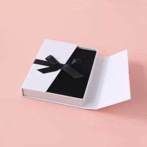 Can ribbons be used as jewelry box accessories