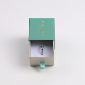 Common box body materials for green paper jewelry gift boxes