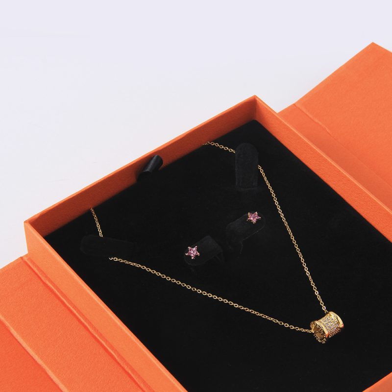 Custom necklace gift box