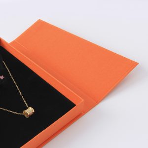 Please introduce a unique necklace gift box.