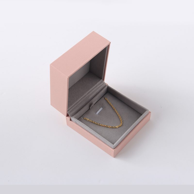 Enhance the value of your product with a jewelry necklace box.